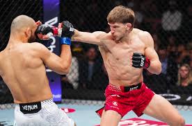 Allen Vs. Costa Odds, Full Fight Preview & Prediction