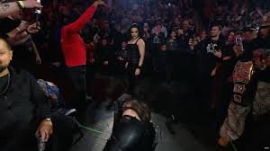 Stephanie Vaquer fighting off Raquel Rodriguez