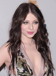 Michelle Trachtenberg Clive Davis Gala Vettrinet. Is this Michelle Trachtenberg the Actor? Share your thoughts on this image? - michelle-trachtenberg-clive-davis-gala-vettrinet-1476888861