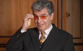 Paulo Betti vende apartamento no Rio por R$ 485 mil com projeto de Niemeyer