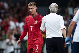 Cristiano Ronaldo ignorou apelo de Jorge Jesus em aeroporto antes de deixar concentração