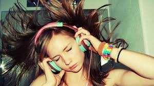 Resultado de imagem para listening to music