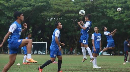 Latihan Perdana PSM di Stadion Mattoanging