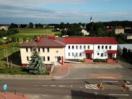 Atak w Urzędzie Gminy w Starej Kornicy. Ranna wójt, lądował śmigłowiec LPR