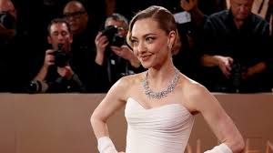 The Truth Behind Amanda Seyfried's Viral Reaction to Losing at the Golden Globes