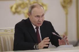 Putin diz que guerra na Ucrânia se aproxima do fim e critica Otan