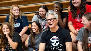 Jackass 创始人 Johnny Knoxville 竟是诺克斯维尔本地人 回家助阵 College Gameday 成田纳西主场最大暗牌