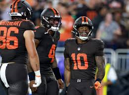 Deshaun Watson cements himself as QB1 as Browns top Steelers, take AFC North lead — The New York Times
