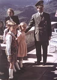 Resultado de imagen de hitler en color