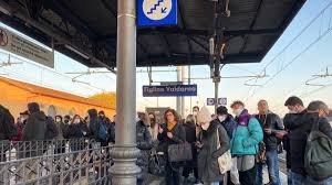 Trenitalia «bocciata» da 9 pendolari su 10. E la Cgil presenta una lista di richieste