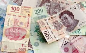 Peso mexicano se deprecia tras avance global del dólar; mercados nacionales esperan decisiones de Fed y Banxic