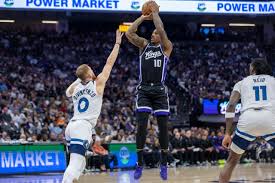 Edwards hits late free throws to lift the Timberwolves past the Kings, 
117-115