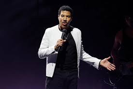 Lionel Richie, 77, hospitalized in ICU after St. Louis show