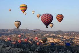 Resultado de imagem para Ilustração: Balões no ar. Perigo para os aviões