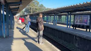Passageiros relatam problemas na Linha 11-Coral na manhã desta terça-feira