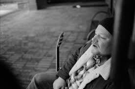 Steve'n'Seagullsin laulaja-kitaristi sooloilee