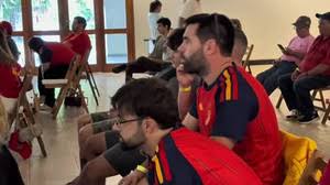 Licensable video: Spanish fans gather in Panama to follow La Roja in the World Cup final