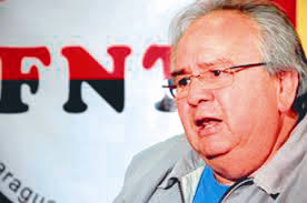 El principal jefe de la Federación Nacional de Trabajadores (FNT), Gustavo Porras, pidió a los trabajadores y ... - Gustavo%2520Porras