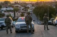 Los Angeles FBI SWAT Team following an early morning ...