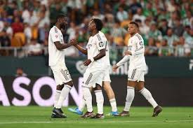 Agressão no vestiário entre jogadores aumenta crise no Real Madrid
