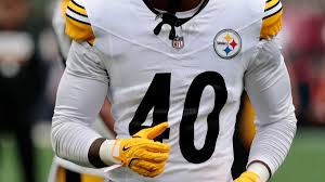 Steelers reunite with young CB