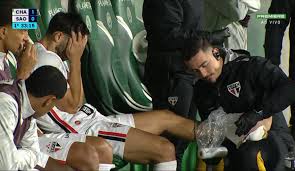 Calleri sente o tornozelo contra a Chape e preocupa o São Paulo