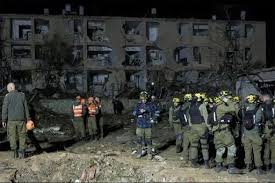 Iranian Missile Strikes Wound Over 100 in Southern Israel, Strike on Dimona