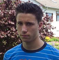 Florian Heussner Der 18jährige spielte zuletzt für die A- Jugend des SVA Bad ... - 06-06-02-165113_florian_heussner