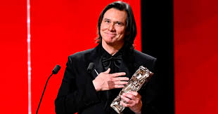 Jim Carrey recebe o prêmio Cesar, o 'Oscar francês’