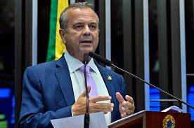 Marinho denuncia auxílio moradia de R$48 mil para delegado da PF