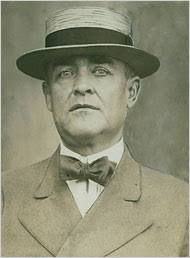 Timothy D. Sullivan Underwood &amp; Underwood Timothy D. Sullivan in 1913, the year he died at age 51. He was a master of street-level retail politics, ... - bigtim-190