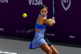 Raducanu holds off Chwalinska to make Cluj-Napoca semifinals
