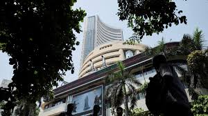 Stock markets trade lower on persistent foreign fund outflows, trade uncertainties