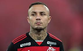 Everton Cebolinha pode deixar o Flamengo caso o Grêmio aceite pagar R$ 51 pelo atacante