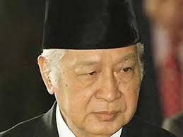 Are Suharto, Sukarno and Marcos black, BTW? I haven&#39;t seen many color photos ... - 1_61_suharto