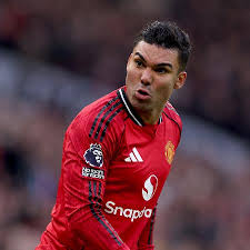 'Magnífico': jornal elege Casemiro melhor em campo em clássico inglês