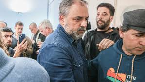 Carrera: Tribunal Confirma Fraude, Pero Revoca Falsificación. ¿Persecución?