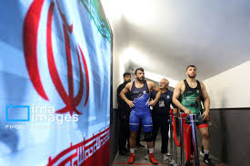 شکست جنجالی استقلال در لیگ کشتی آزاد در روز قهرمانی تیم دانش‌آموزی والیبال ایران در جهان