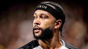 Memphis Depay: Corinthians striker explains why he used mobile phone during match