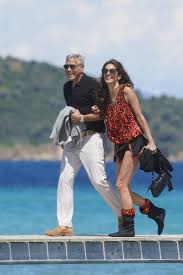 How To Dress Like Amal Clooney On Holiday