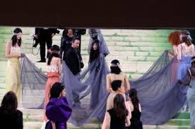 Madonna hace homenaje a Leonora Carrington en la Met Gala 2026
