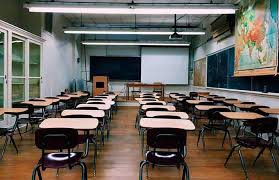 Sancionarían a colegios que no suspendan clases el próximo lunes