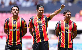 Presidente de Leones Negros lanza un duro mensaje a la FMF; 