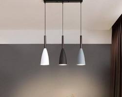 Gambar Lampu gantung di atas meja makan