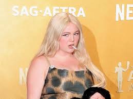 Meg Stalter Debuts Dramatic New Hair Color at the Actor Awards 2026