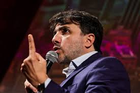 Painel: Renan Santos prepara protesto na Globo se ficar fora do debate
