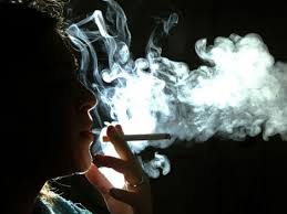 Resultado de imagen de como afecta el tabaco a la belleza