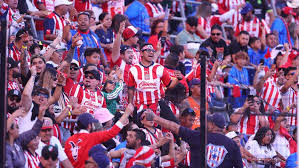 ¡Terrible! Aficionados manchan en Clásico Tapatío en Estados Unidos con pelea campal