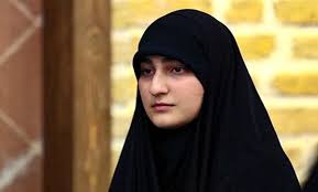 توصیه سیدحسن نصرالله به خانواده شهید سلیمانی درباره انگشتر خونین حاج‌قاسم (فیلم)