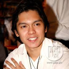 Carlo Aquino to hit the gym for possible next project in GMA-7 - ccd16e4ae